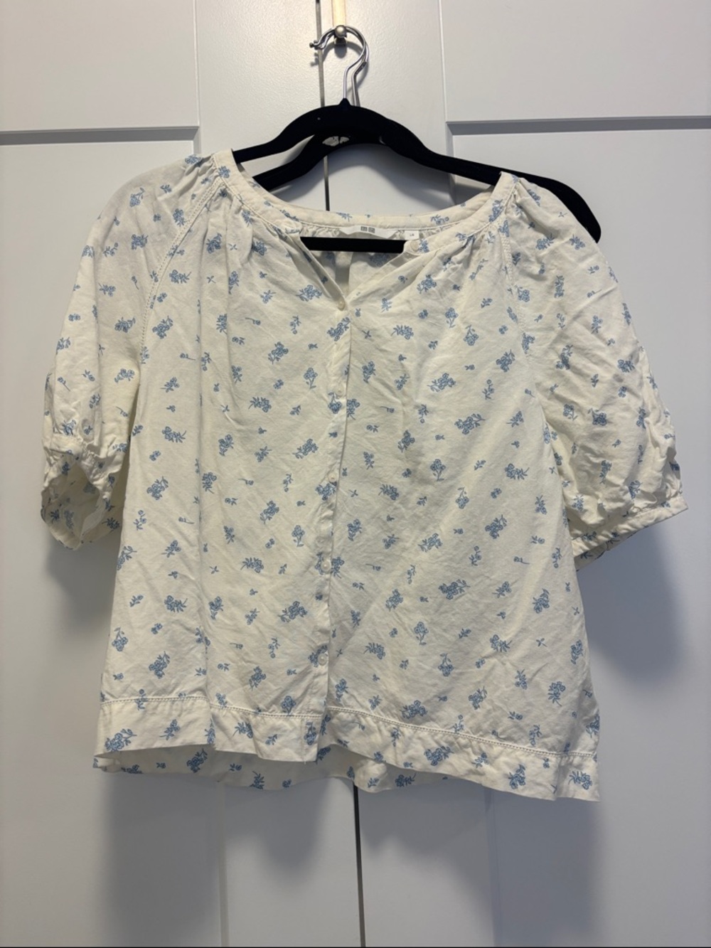 Uniqlo White Floral Peasant Top with Light Blue Print L